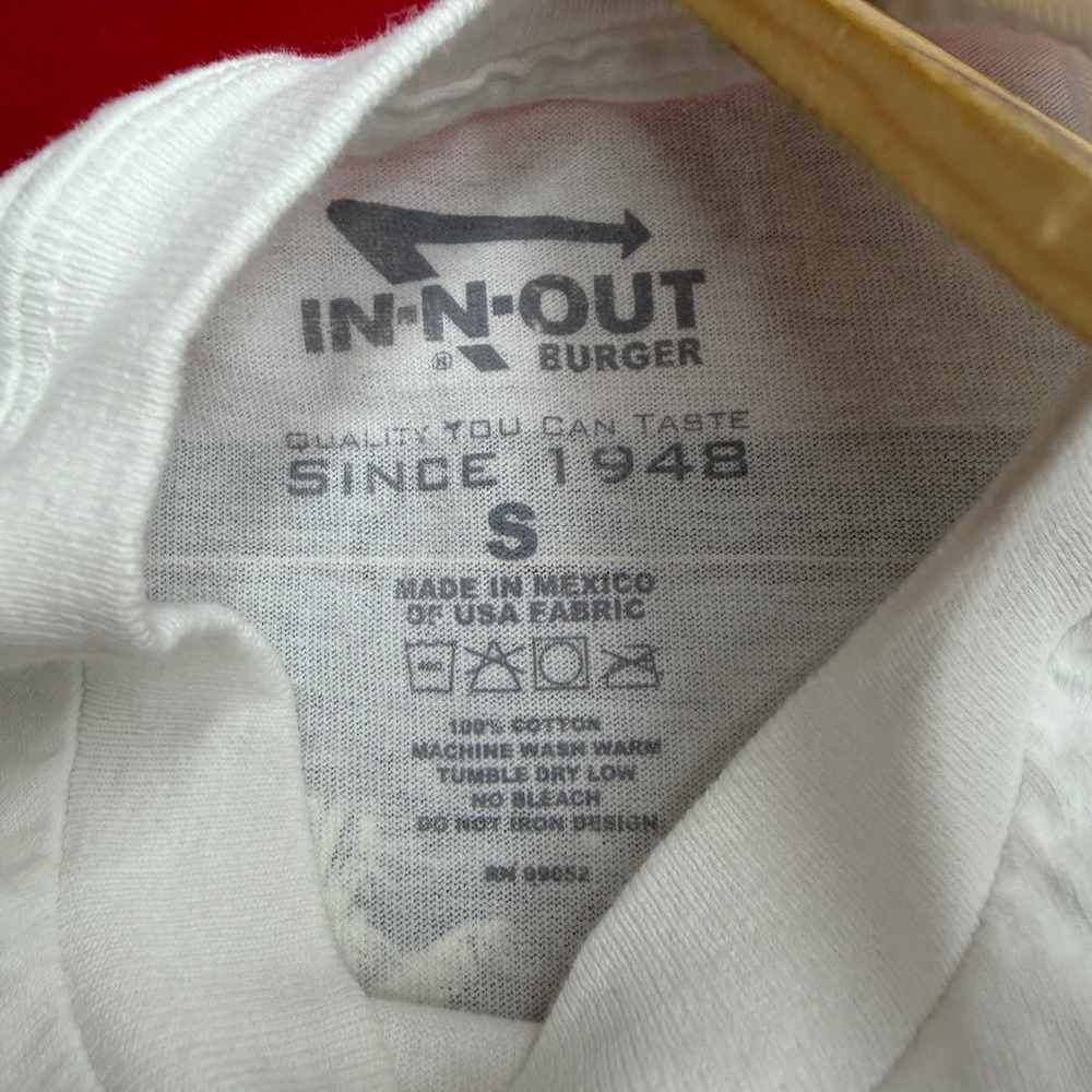 In-N-Out Burger California Classic Car Graphic T-Shirt Mens Small White Cotton - Picture 6 of 8